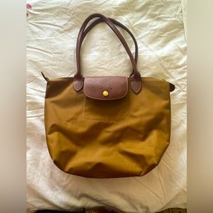 Le pliable small slightly used bag